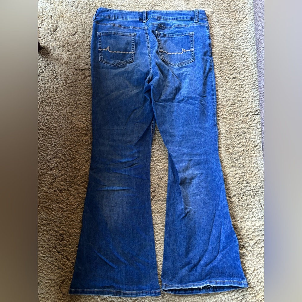 Maurices flare jeans - Picture 2 of 4